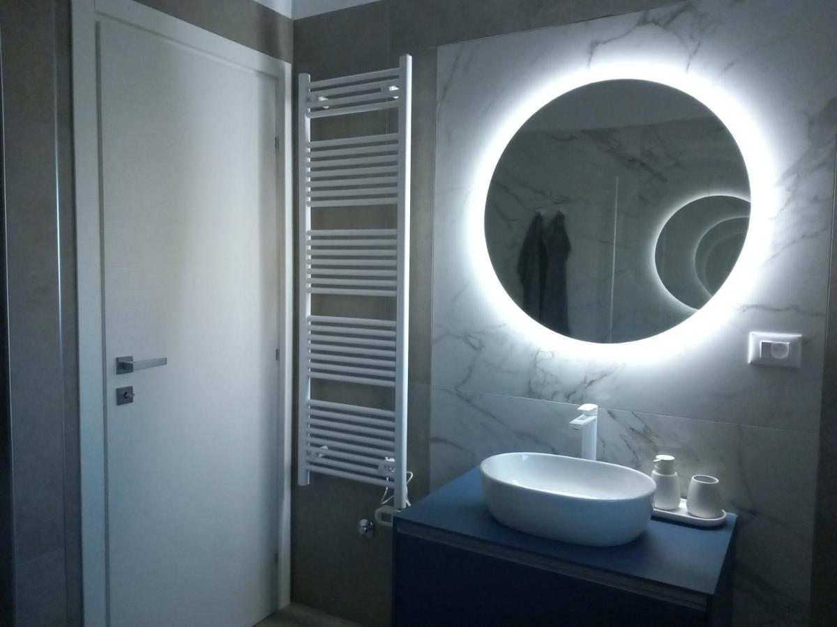 Urban Apartment *